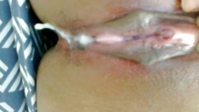 Jakość HD :  Gorąca brunetka robi podwójnego loda darmowe filmy erotyczne mamuśki i zostaje wyruchana Adult XXX videos 