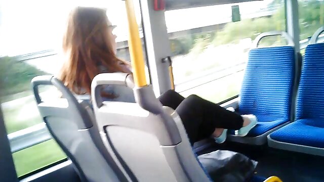 Jakość HD :  Laski przychodzą do ojczymów siedzących na kanapie i zaczynają to robić sex filmy mamuski Adult XXX videos 