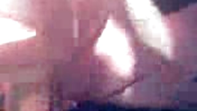 Jakość HD :  Blond MILF rozciągnięta na mamuski sex darmo stole przez napalonego agenta z kamerą Adult XXX videos 