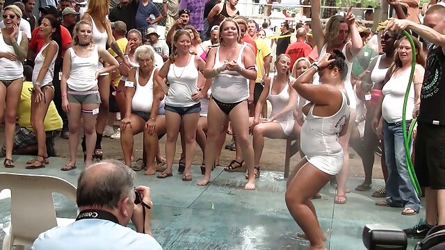 Jakość HD :  Mężczyzna znajduje ukojenie w dziewczynie, mamuski za darmo która chce być przez niego garbowana Adult XXX videos 