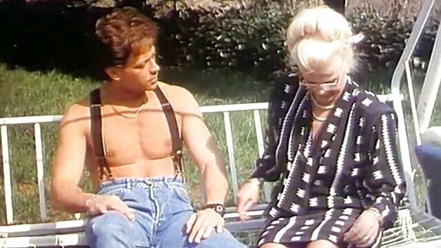 Jakość HD :  Ogromny kutas sex filmy mamuski tego czarnego faceta wchodzi i wychodzi z jej cipki Adult XXX videos 