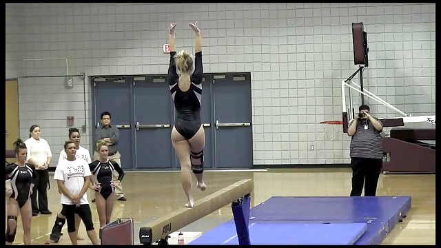 Jakość HD :  Biały turysta mamuski darmowe przynosi do domu latynoską laskę i odpowiednio ją pieprzy Adult XXX videos 