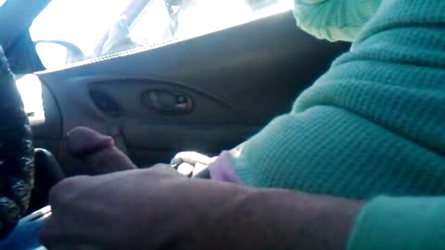 Jakość HD :  Ochroniarz mamuski za darmo rucha swoją gorącą koleżankę w biurze Adult XXX videos 