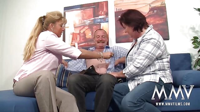 Jakość HD :  Brunetka poleruje mamuski darmowe filmy erotyczne fallusa przed wspinaniem się na niego na miłą przejażdżkę Adult XXX videos 