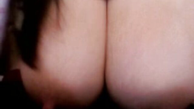 Jakość HD :  Ślina kapie mamuski darmowe z ust faceta z powodu seksu z trzema divami Adult XXX videos 