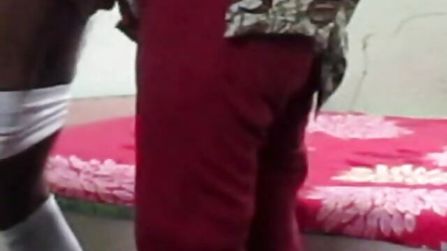 Jakość HD :  Szczęśliwi chłopcy biorą udział w seks imprezie z wieloma napalonymi nastolatkami sex filmy mamuśki Adult XXX videos 