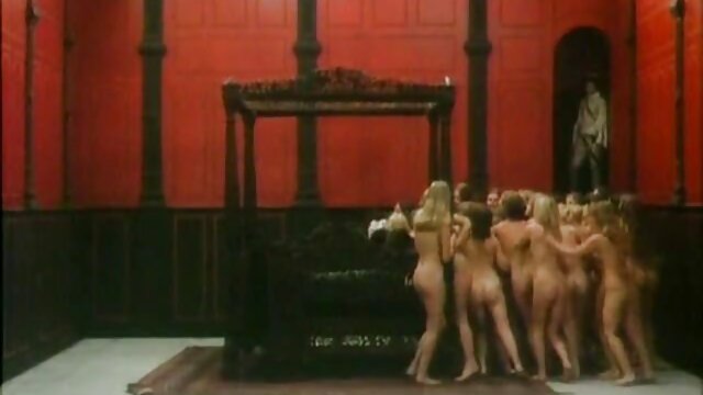 Jakość HD :  Hottie lubi seks w trójkącie filmiki erotyczne mamuski w zniszczonym budynku Adult XXX videos 