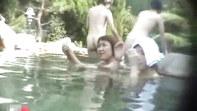 Jakość HD :  Dziewczyny z opalonymi ciałami mają faceta z dużym kutasem sex mamuśki filmiki w łóżku Adult XXX videos 