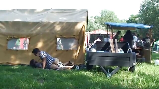 Jakość HD :  Bezmyślna laska przychodzi do sypialni ojczyma, by być pornusy z mamuskami cielesną Adult XXX videos 