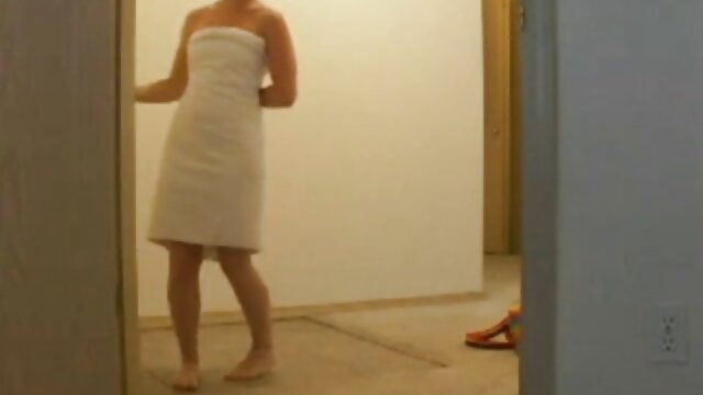 Jakość HD :  Zawieszony ogier kładzie fajkę w łóżku darmowe filmy mamuski seksownego hydraulika Adult XXX videos 