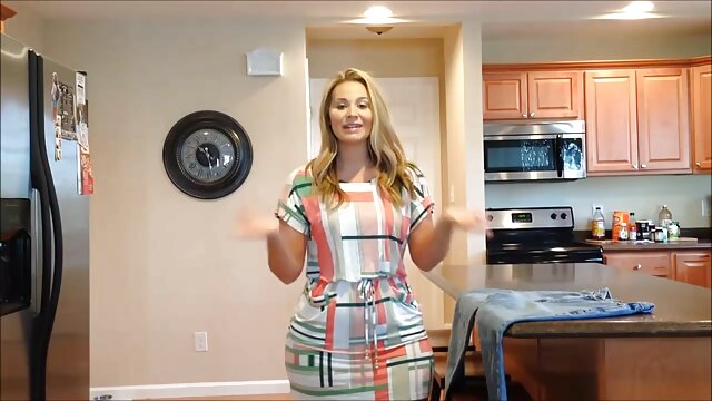 Jakość HD :  Wytatuowana pornograficzna laska Misha Cross bierze trzy kutasy mamuśki filmy erotyczne Adult XXX videos 