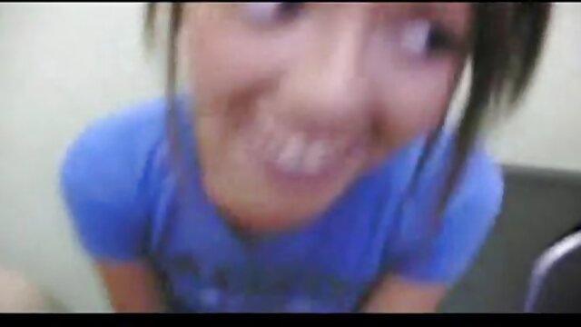 Jakość HD :  Brunetka cutie połyka dużego kutasa przed jazdą mamuski darmowe filmy erotyczne na nim Adult XXX videos 