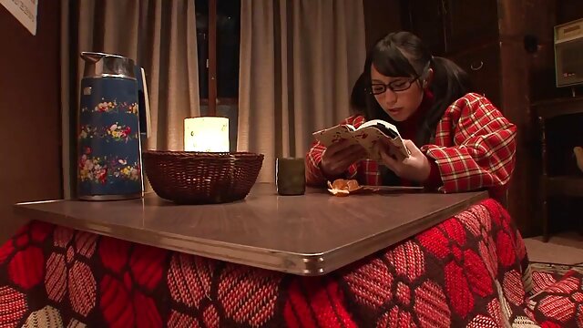 Jakość HD :  Krągła mamuśka uprawia seks lesbijski z filmiki erotyczne z mamuskami niedoświadczoną nastolatką Adult XXX videos 